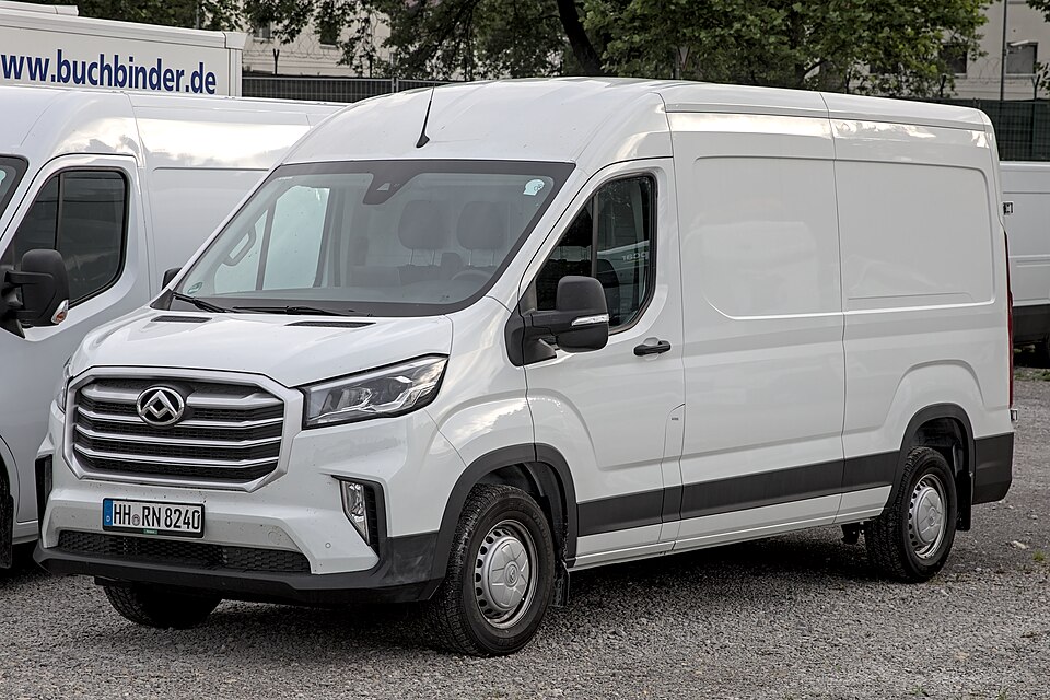 MAXUS DELIVER car — UK survivor photo