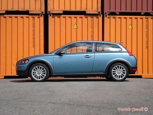 VOLVO C30 car — UK survivor photo