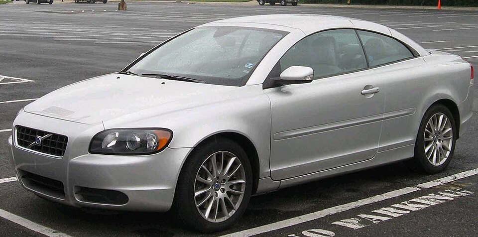 VOLVO C70 car — UK survivor photo