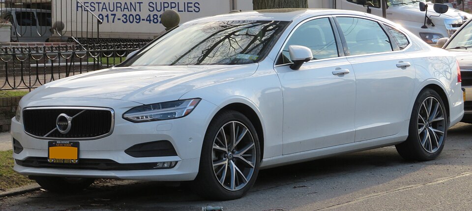 VOLVO S90 car — UK survivor photo