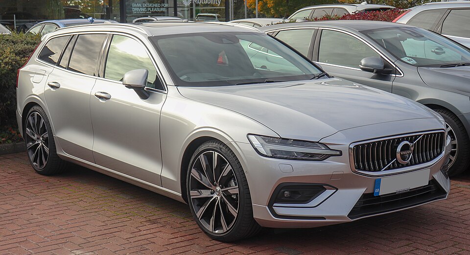 VOLVO V60 car — UK survivor photo