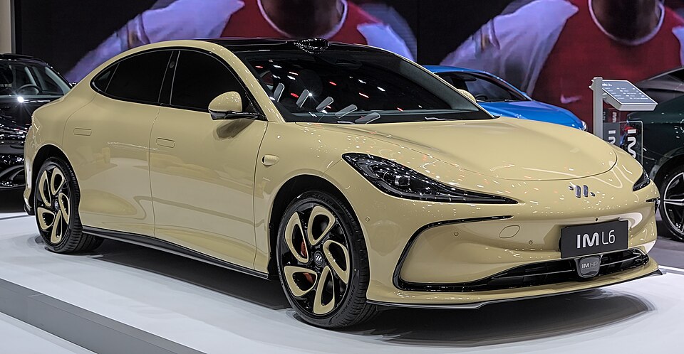 MG IM6 LAUNCH EDITION AWD car — UK survivor photo