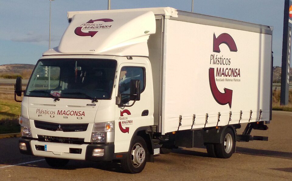 MITSUBISHI FUSO CANTER car — UK survivor photo