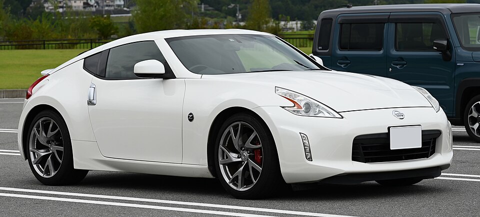 NISSAN 370 car — UK survivor photo