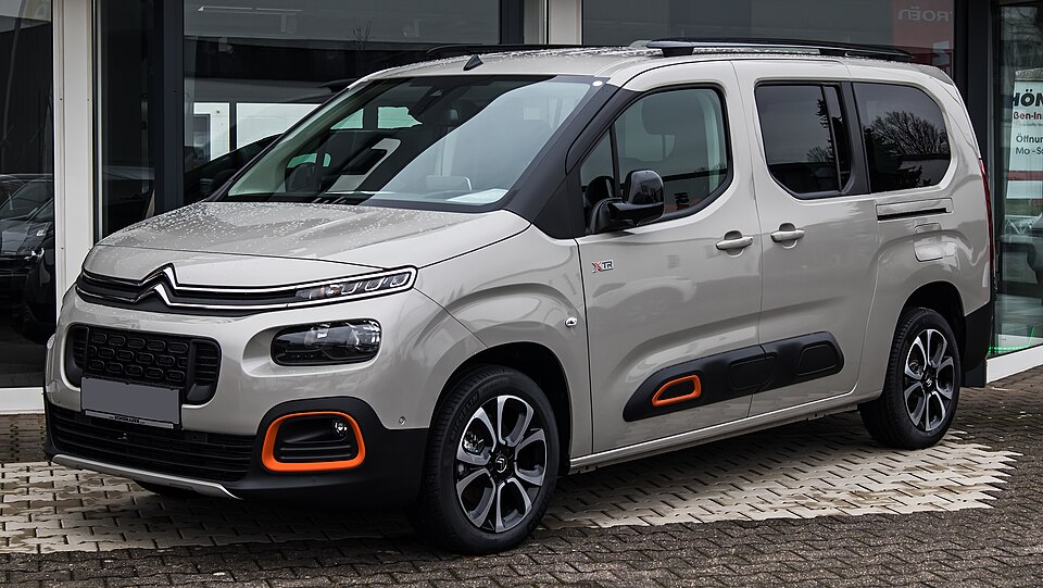 PEUGEOT RIFTER car — UK survivor photo