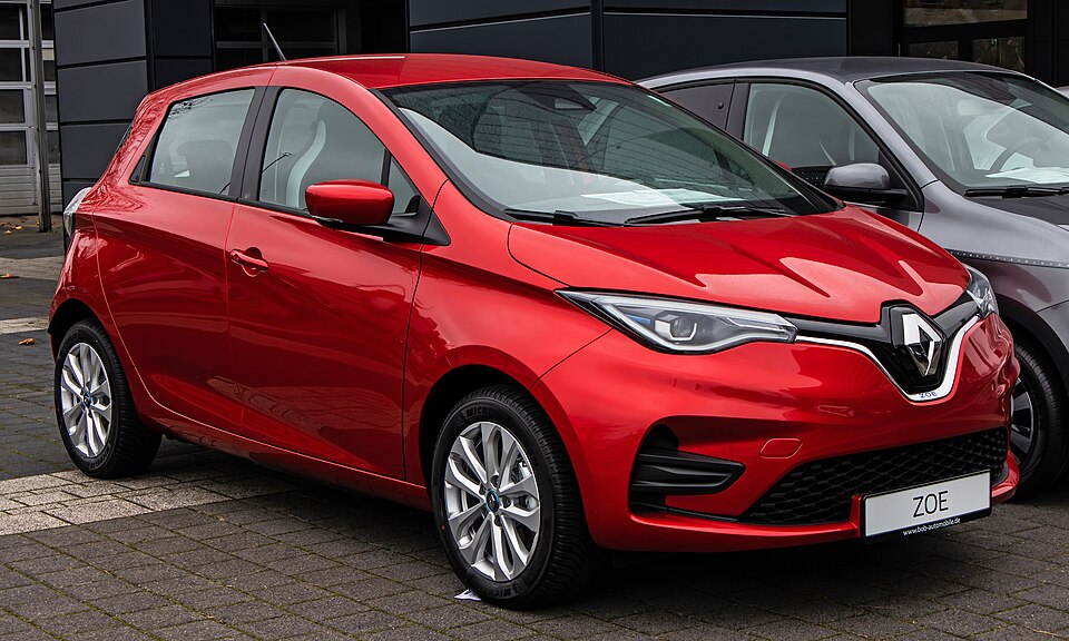 RENAULT ZOE car — UK survivor photo