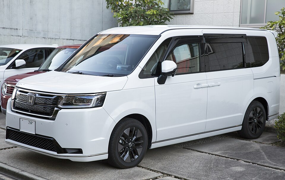 HONDA STEPWAGON car — UK survivor photo