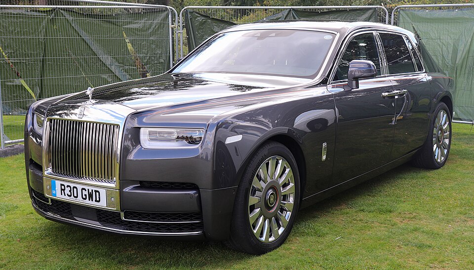 ROLLS ROYCE PHANTOM car — UK survivor photo