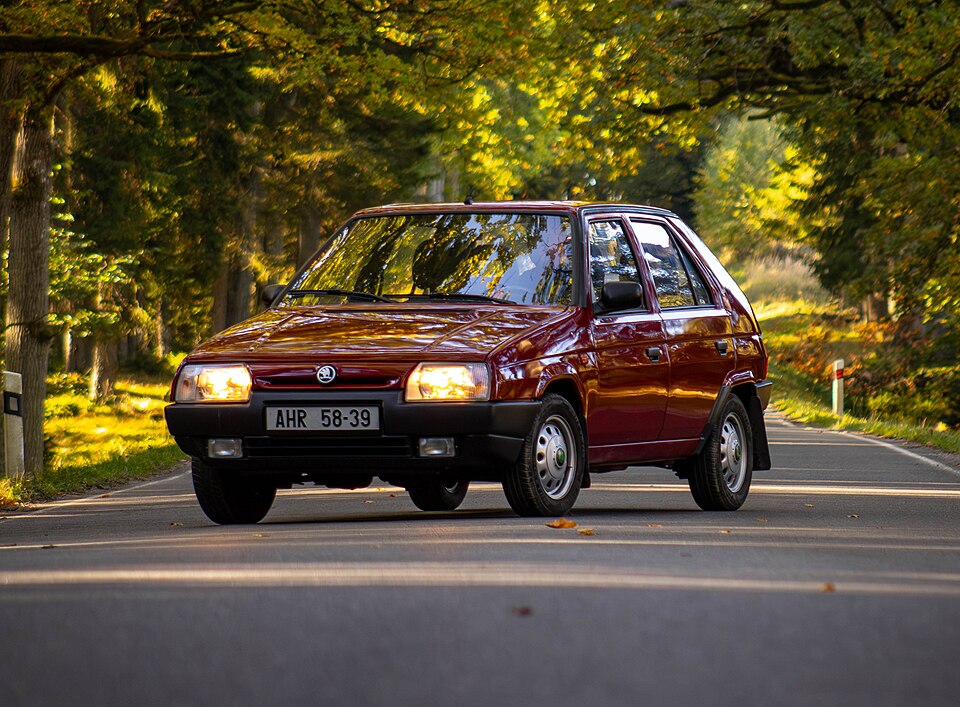 SKODA FAVORIT car — UK survivor photo