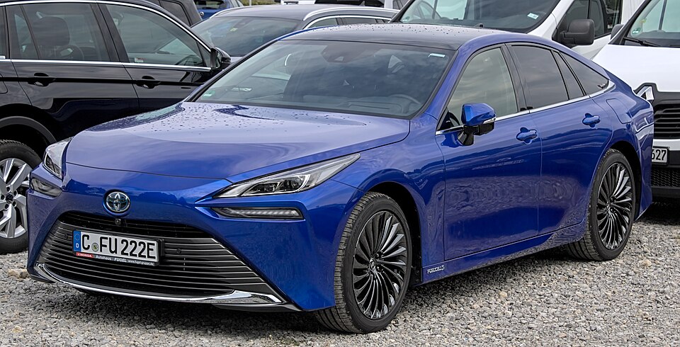 TOYOTA MIRAI car — UK survivor photo