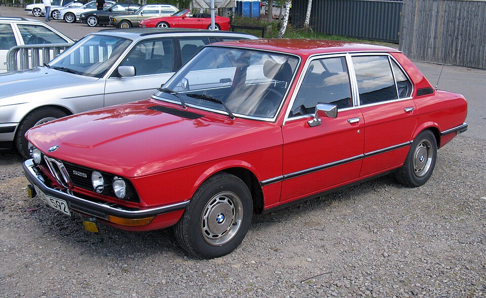 BMW M535I car — UK survivor photo