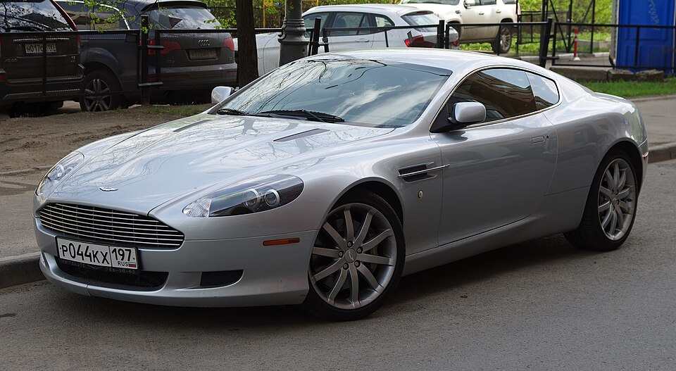ASTON MARTIN DB9 car — UK survivor photo