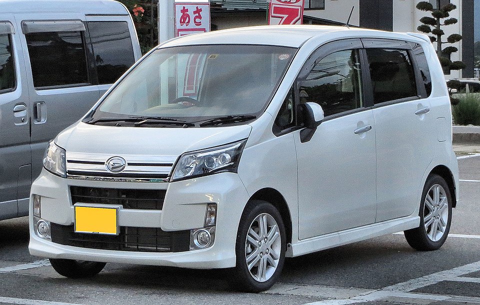 DAIHATSU MOVE car — UK survivor photo