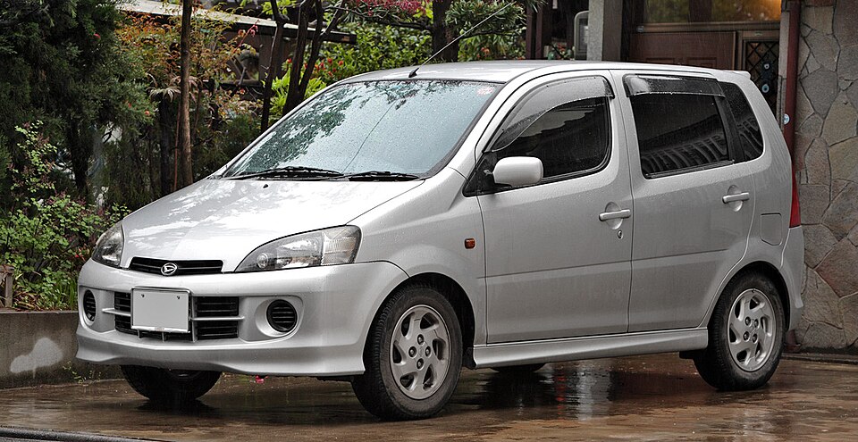 DAIHATSU YRV car — UK survivor photo