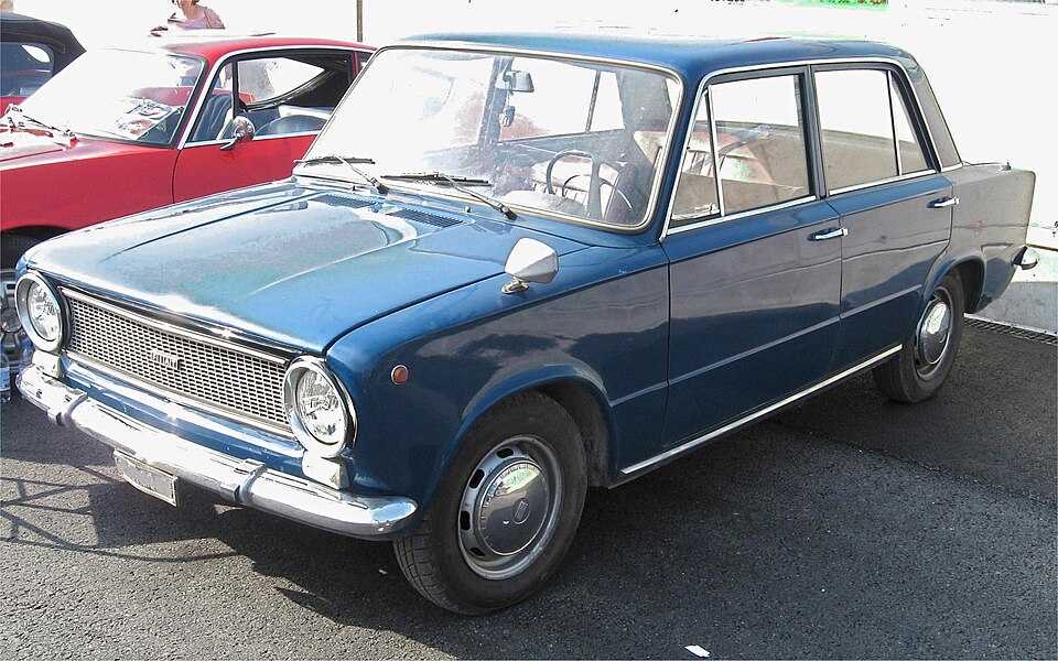 FIAT 124 car — UK survivor photo