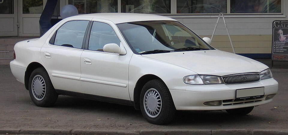 KIA CLARUS car — UK survivor photo