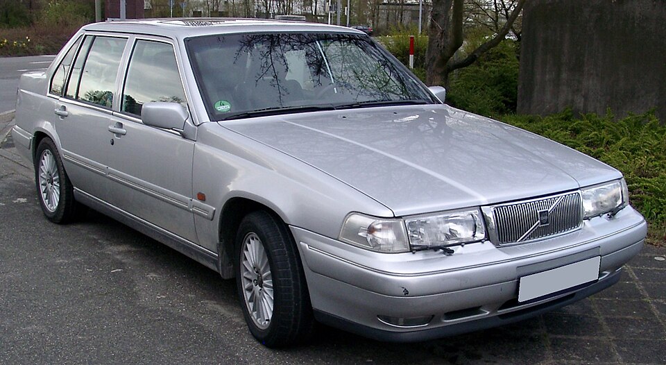 VOLVO 133 car — UK survivor photo