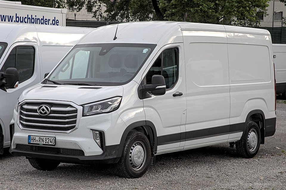 MAXUS DELIVER car — UK survivor photo