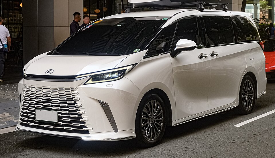 LEXUS LM 350H car — UK survivor photo