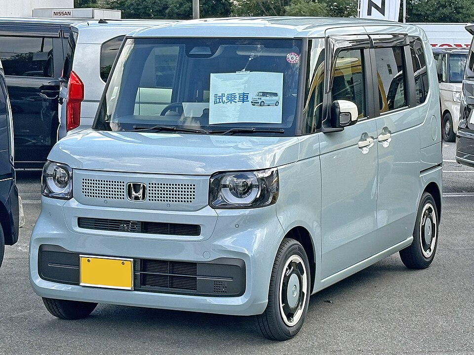 HONDA N-BOX car — UK survivor photo