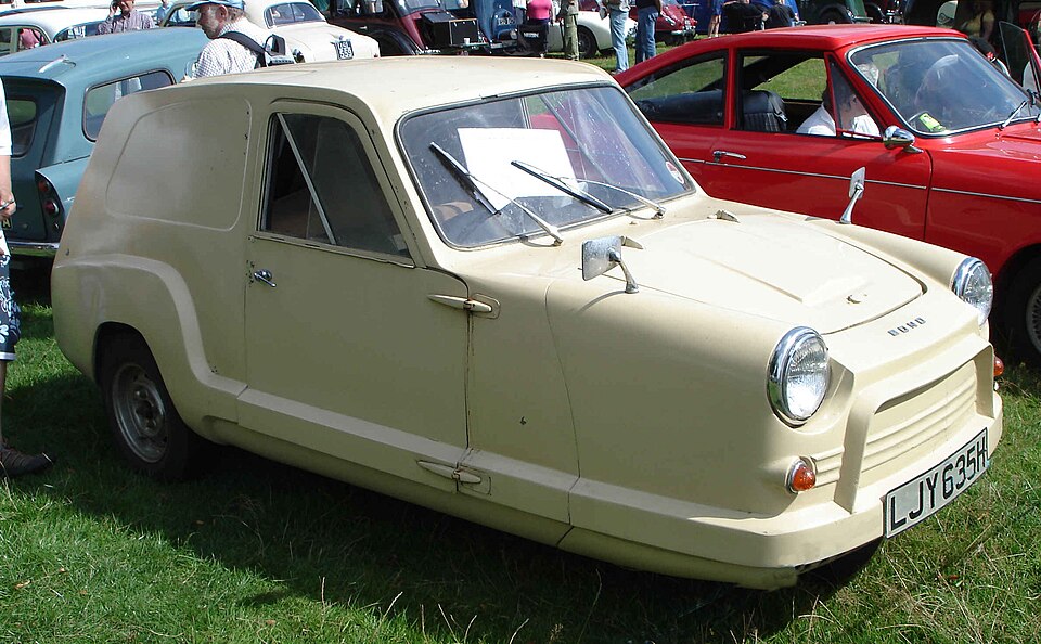 BOND 875 car — UK survivor photo