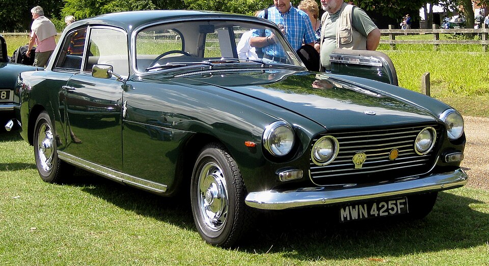 BRISTOL 410 car — UK survivor photo