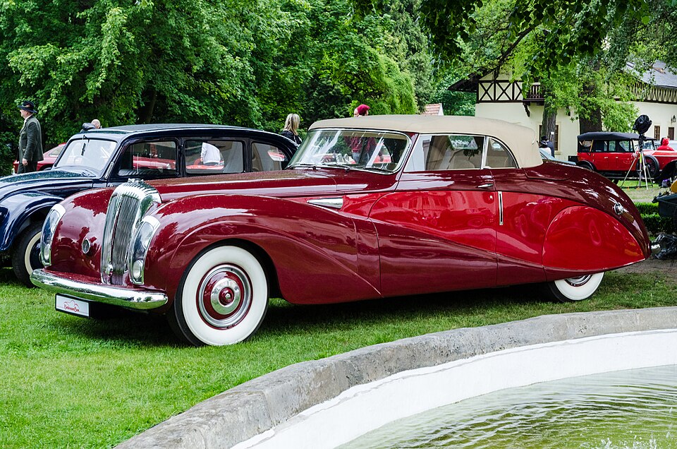 DAIMLER SUPER 8 car — UK survivor photo