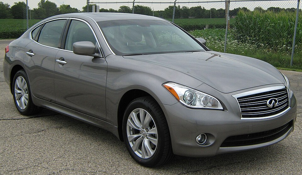 INFINITI M37 car — UK survivor photo