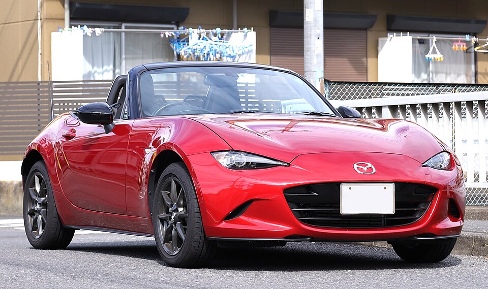MAZDA 2000 car — UK survivor photo