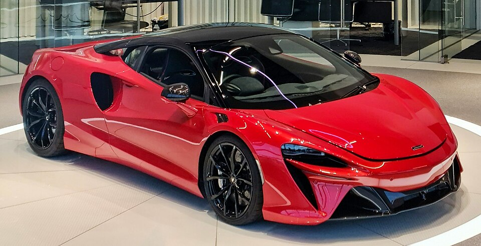 MCLAREN ARTURA car — UK survivor photo