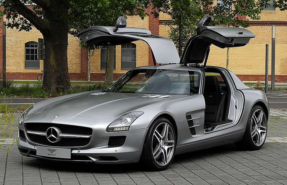 MERCEDES SLS CLASS car — UK survivor photo