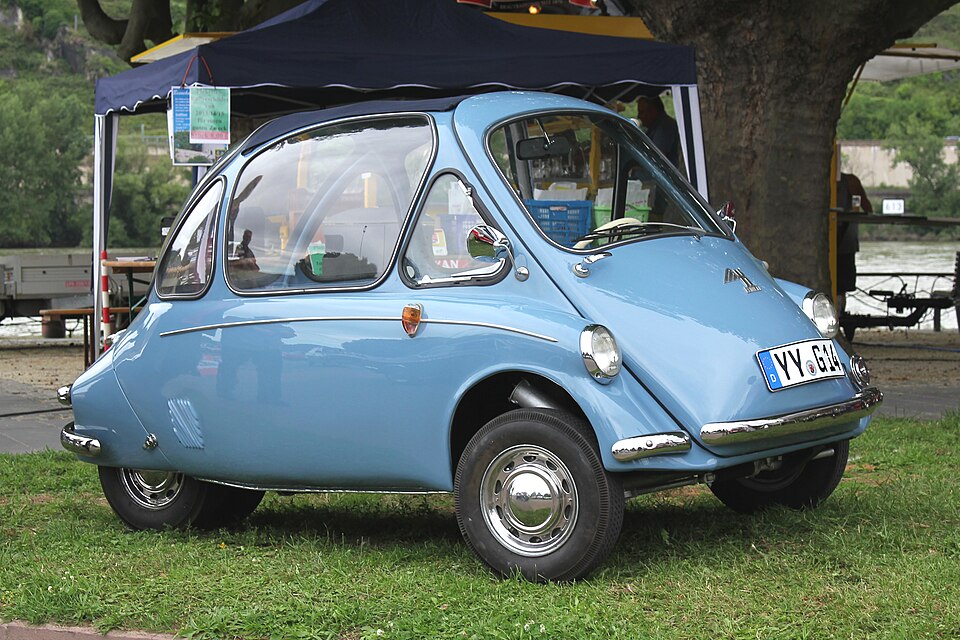 MICROCAR M-8 car — UK survivor photo