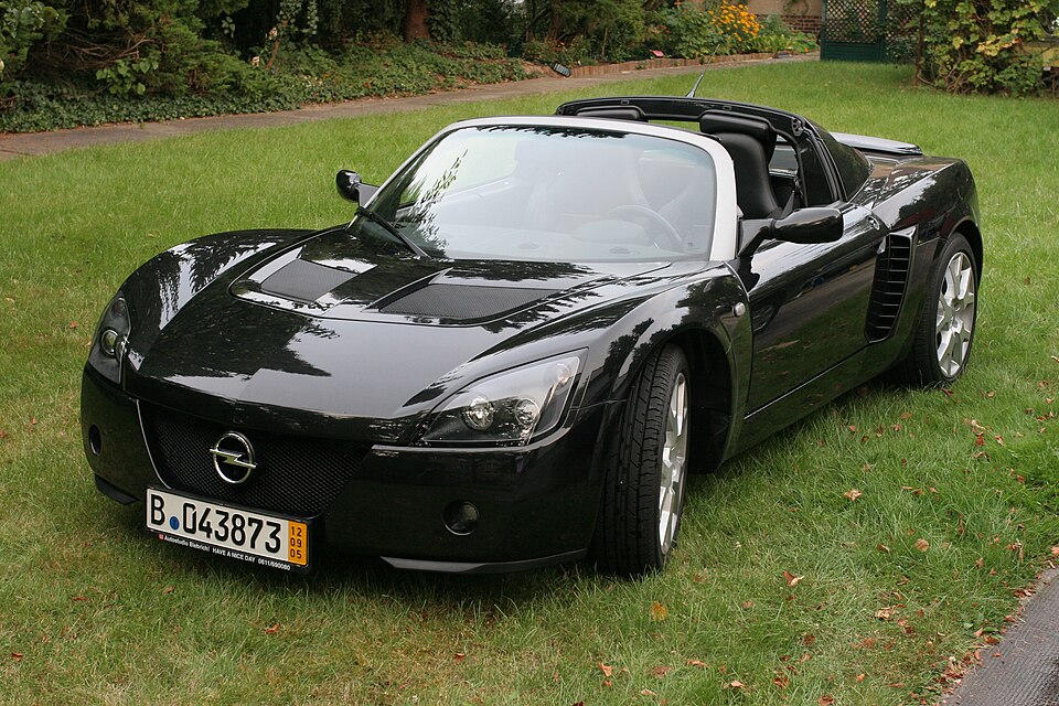 OPEL SPEEDSTER car — UK survivor photo