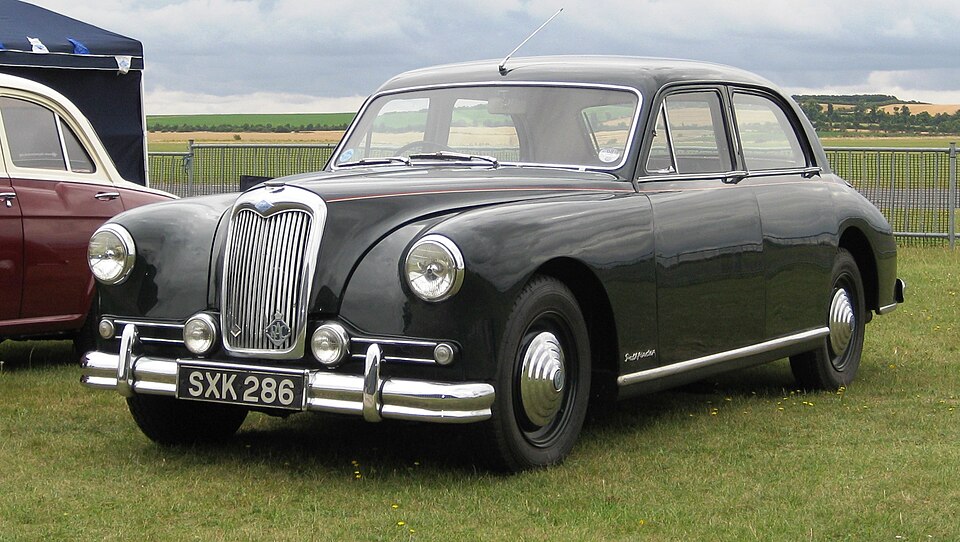 RILEY PATHFINDER car — UK survivor photo